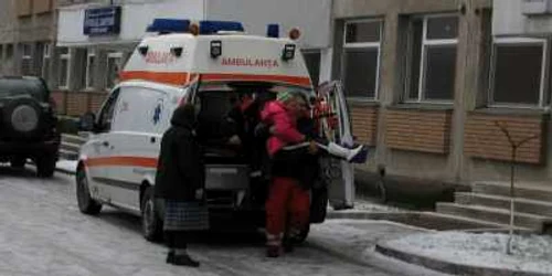 Bolnavii cu probleme vin pe bandă rulantă la ortopedie