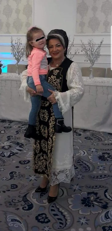 Liliana Savu, alături de una dintre nepoțele