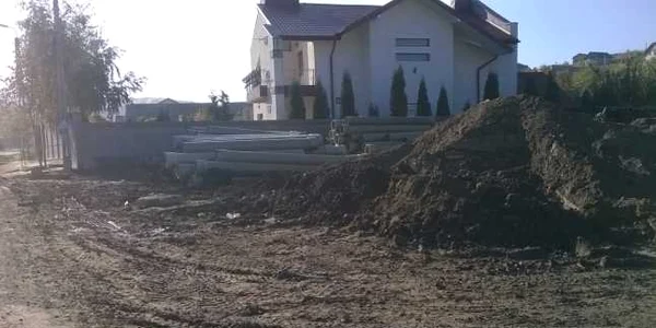 Drumurile pline cu noroaie din comuna Bârnova FOTO