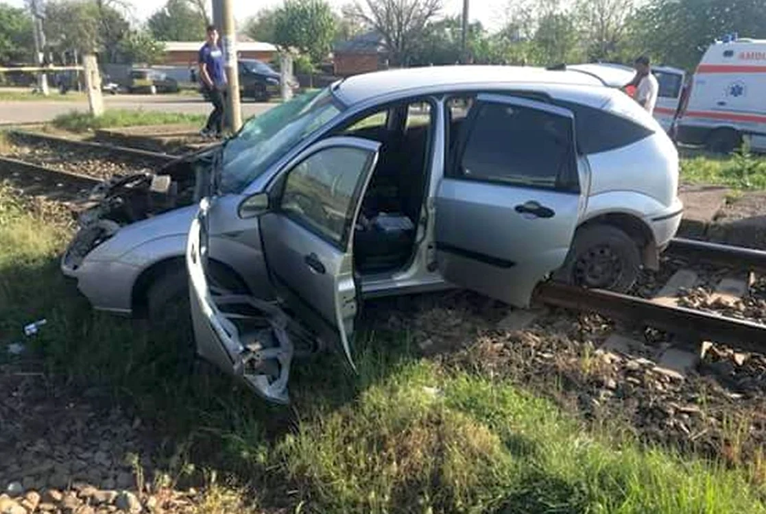 Maşina implicată în accidentul de la Piscu FOTO GSDG/Facebook