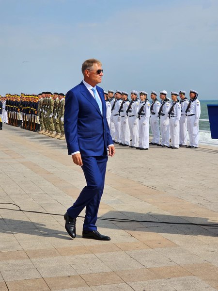 Iohannis: Importanța strategică Mării Negre pentru spațiul NATO e azi incontestabilă. Ne sprijinim și ne apărăm reciproc