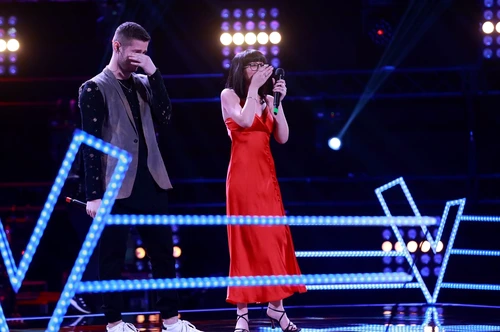 Cei doi tineri au izbcunit ]n lacrimi la fnalal piesei 