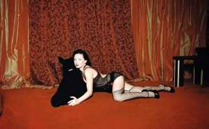 Olga, 29 de ani, este managerul unui club de striptease din Soci. FOTO Rob Hornstra