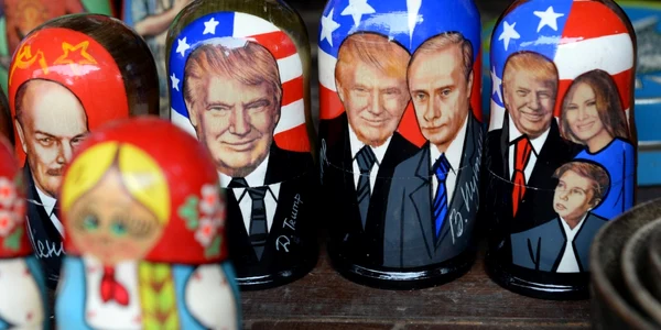 Matrioska Trump Putin FOTO Shutterstock 