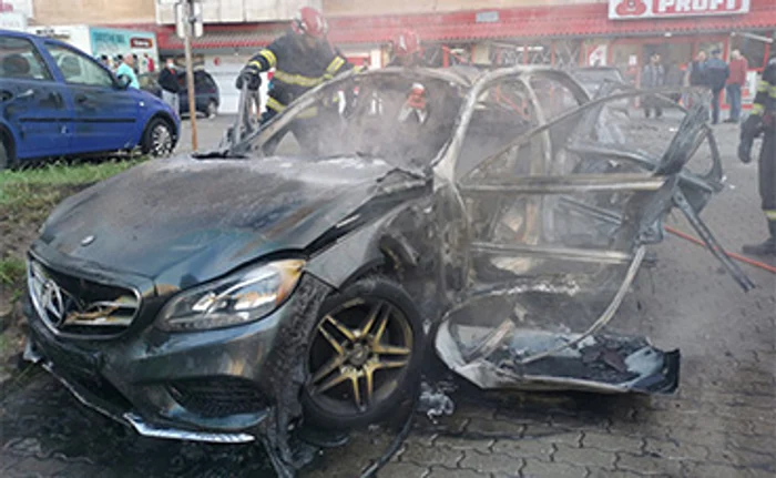 Așa arăta automobilul în urma deflagrațieiFoto: aradon.ro