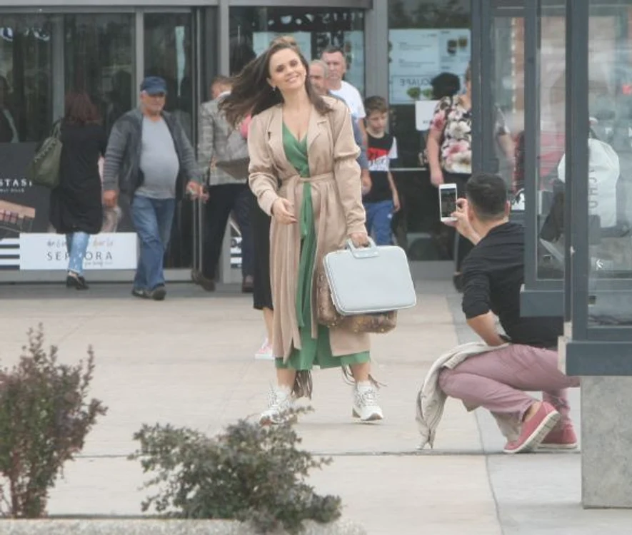 Mădălin Ionescu, atent ca fotografiile soției sale să iasă perfect