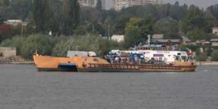 Galaţi: Din cauza vântului puternic, Administraţia Fluvială a Dunării de Jos a închis Canalul şi Bara Sulina