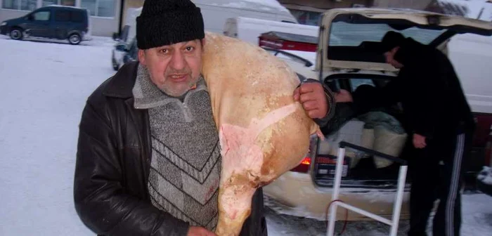 Pentru o bucată de carne, focşănenii plătesc o mică avere