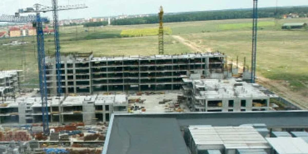 Toate tunurile  pe clădirile office