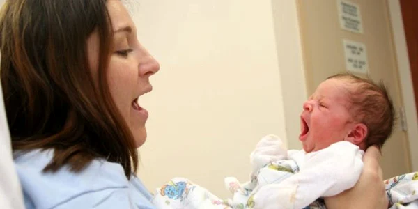 Primele ore de după naştere modelează psihicul viitorului adult
