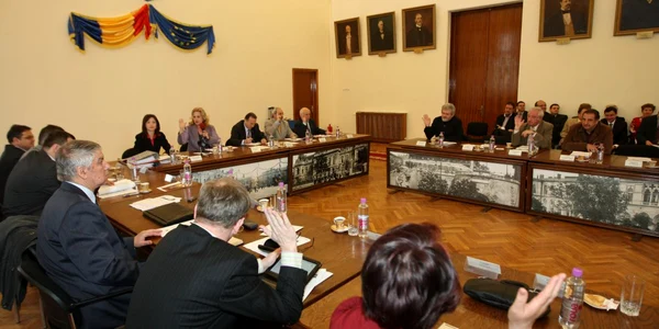 Consilierii locali au amânat decizia privind terenul pe care se construieşte Palasul