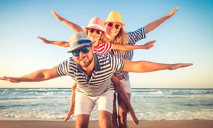 foto1 familie la mare copy jpg