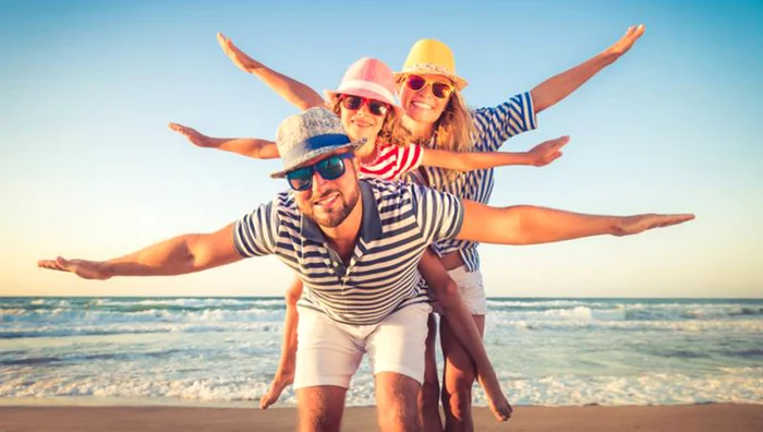 Pentru că 1 mai pică într-o zi de vineri, românii vor avea o minivacanță de 3 zile