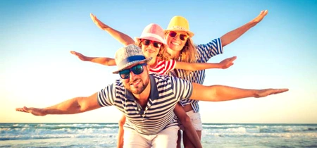 foto1 familie la mare copy jpg