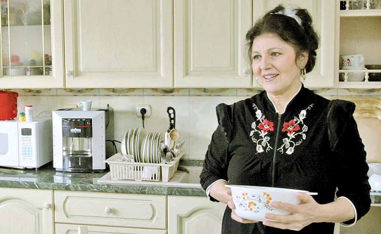 
    Irina Loghin a renunţat la carne după ce a mâncat o friptură stricată  