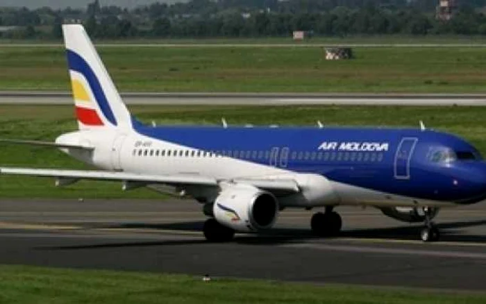 Orarul curselor aeriene de azi a fost decalat de un avion Air Moldova reţinut la sol în Italia.