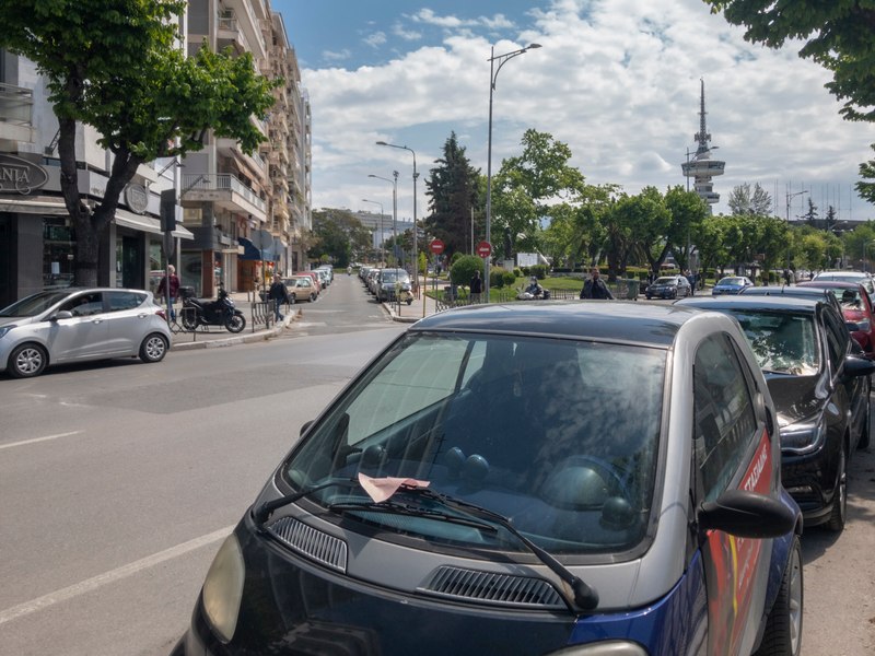 Inventivitatea românilor care merg în Grecia. Cum păcălesc poliția când parchează neregulamentar