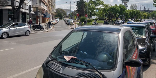Parcare Grecia masini FOTO Shutterstock jpg