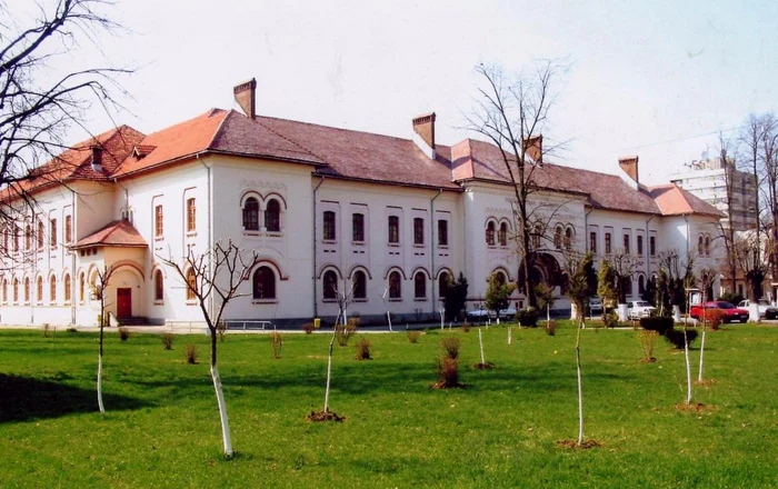 Unii elevi din clasa a XII-a de la Colegiul Naţional „Spiru Haret“ din Târgu Jiu s-au revoltat  Foto: spiruharetgorj.ro