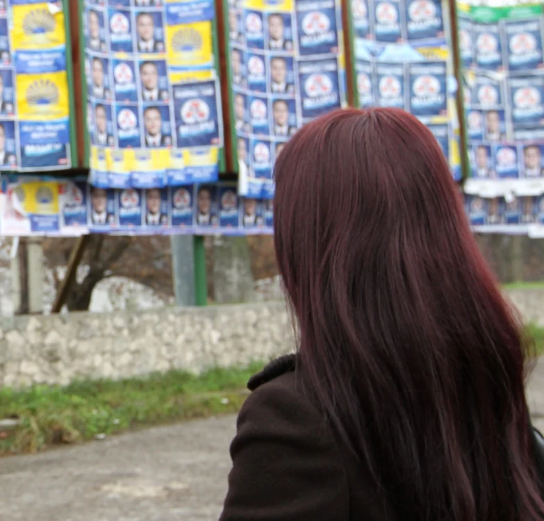 Afişele electorale au invadat Chişinăul 