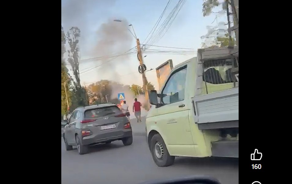 Man sets himself on fire in Romanian street, saved by police