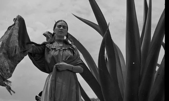 Moda, o mască a durerii  Frida Kahlo: „Obișnuiam să cred că sunt cel mai ciudat om din lume” jpeg