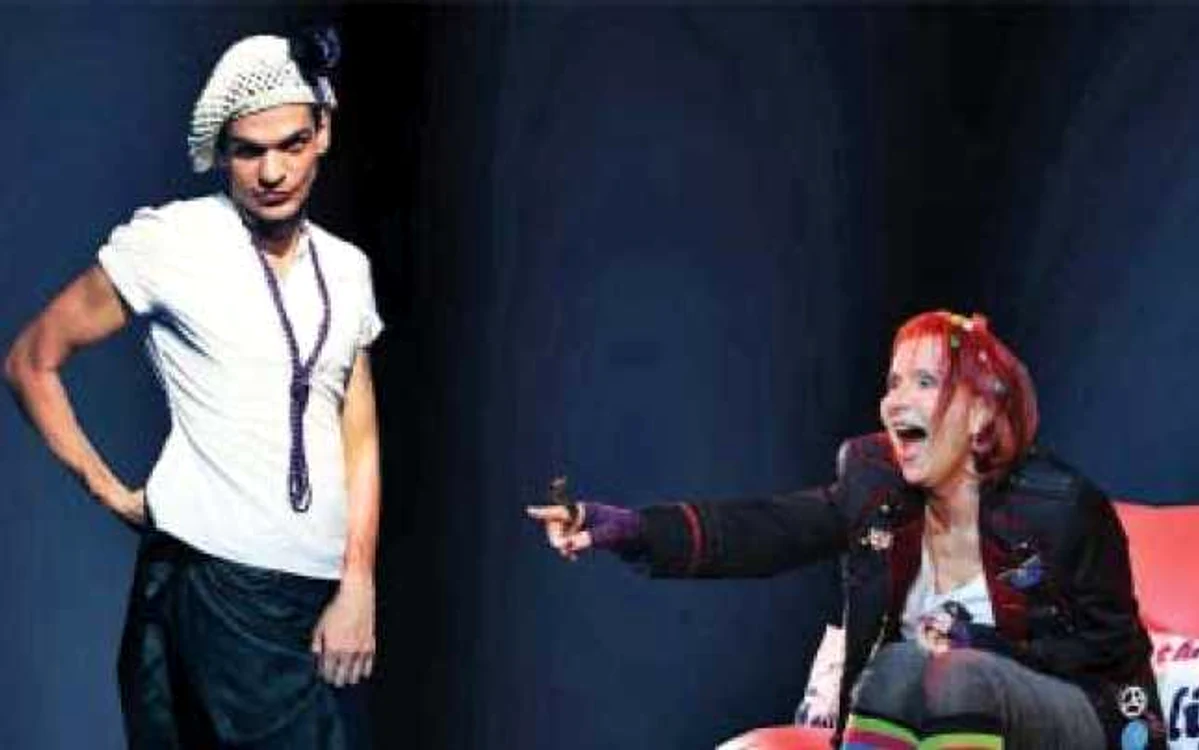 Iarina Demian şi Tudor Chirilă în spectacolul „O lume pe dos“ de la Teatrul de Comedie   p Foto: teatrul de comedie