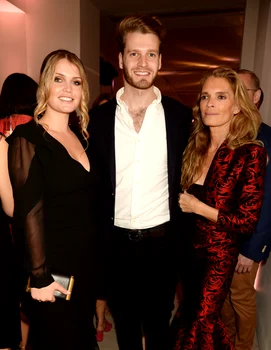 Louis Spencer, alături de sora Lady Kitty și de mama lor, Victoria Aitken