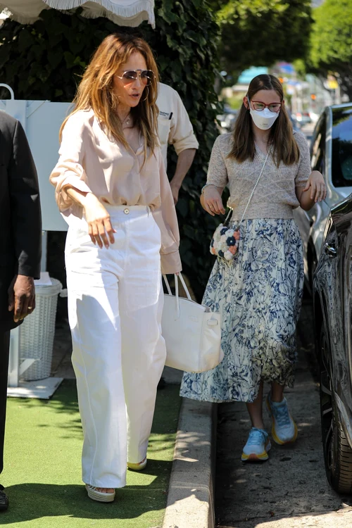 J Lo a luat masa cu Violet Affleck, Foto Profimedia (3) jpg