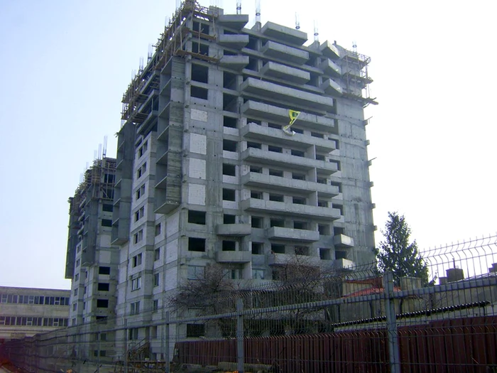 Cele mai multe locuinţe sunt realizate în mediul urban
