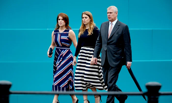 Printesa Eugenie si Printesa Beatrice, alaturi de tatal lor, Printul Andrew GettyImages 539532388 jpg