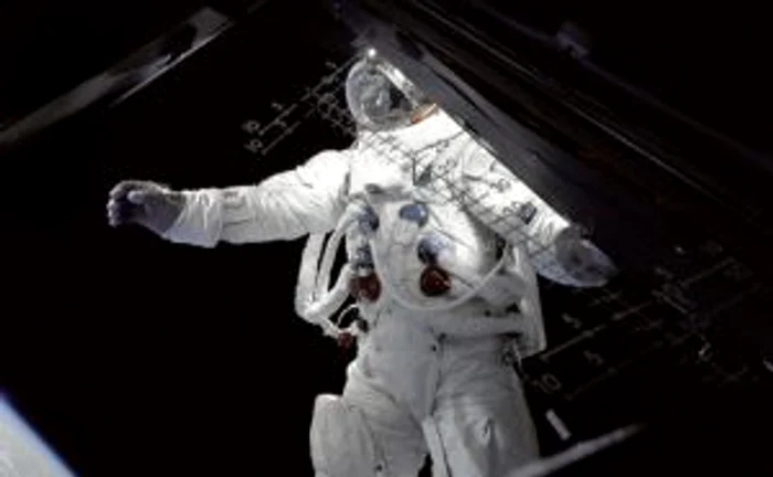 Imagini din timpul misiunilor NASA pe Lună
