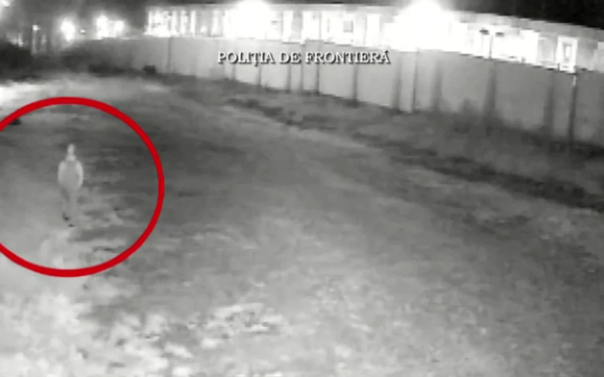 
    Suspectul a fost urmărit de polișiști încă din momentul în care a apărut în zona penitenciarului  