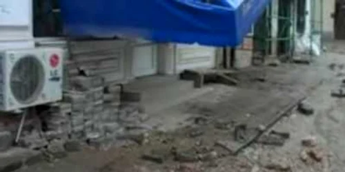 De la balcon au căzut cărămizi