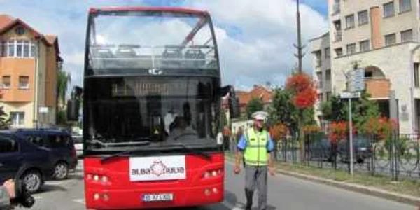 Proiecţiile se vor face în interiorul autobuzului etajat 