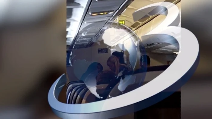 Imagini cu Elena Udrea în avion