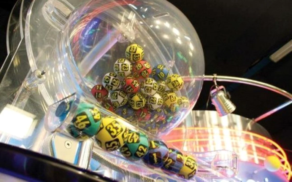 Premiul cel mare la Loto 6/49 a ajuns depăşeşte 2,7 milioane de euro