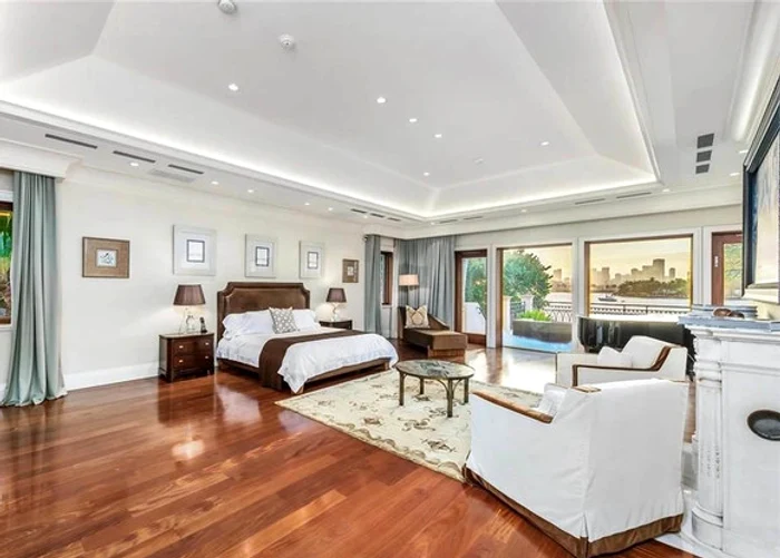 
    Palatul cu piscină în faţă se află în Star IslandFoto: Profimedia  