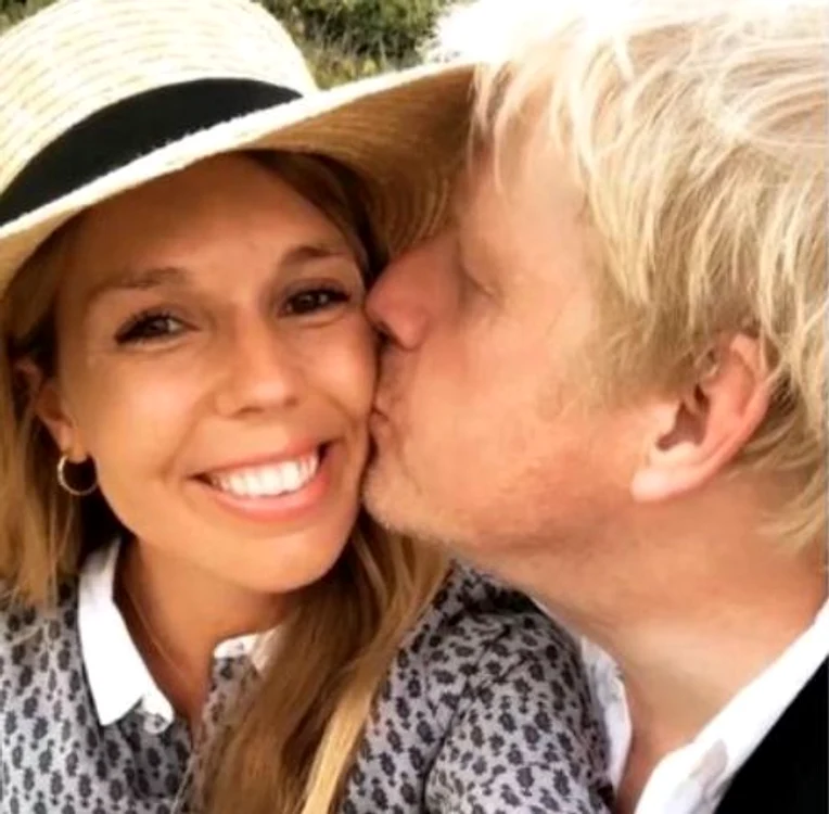 Boris Johnson şi partenera lui s-au logodit și urmează să devină părinți pentru prima oarăFoto: Instagram