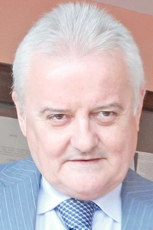 Irinel Columbeanu investeşte mult în educaţia Irinei