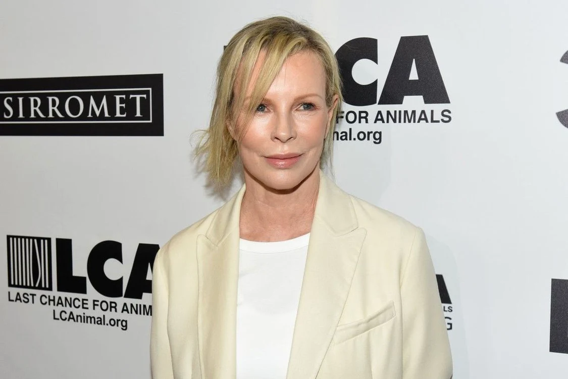 
    Kim Basinger  