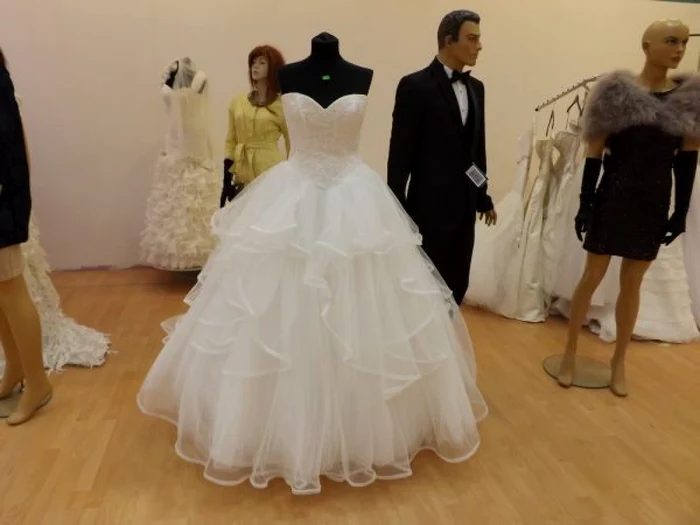 Târg de nunţi la Turnu Severin FOTO Corina Macavei