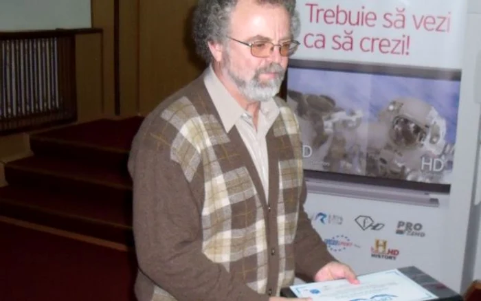 Profesorul de matematică a fost recompensat cu un laptop