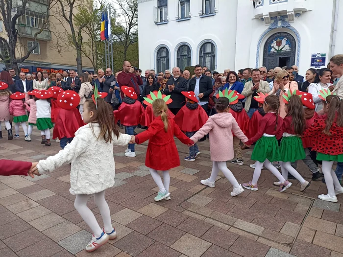 Copiii au defilat timp de 30 de minute în fața oficialităților FOTO Denis Grigorescu