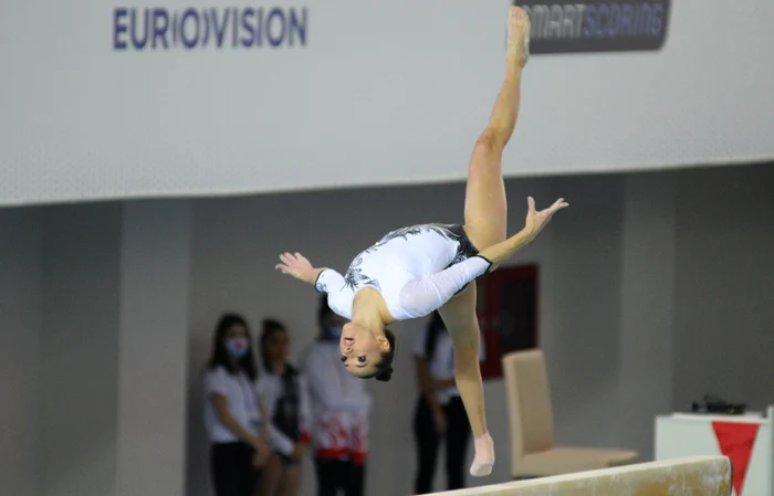 
    Bârna rămâne un aparat la care excelează Larisa IordacheFoto: EPA-EFE  