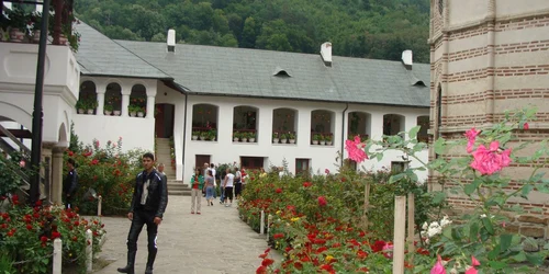 Hotii au dat atacul la una dintre chiliile Manastirii Cozia