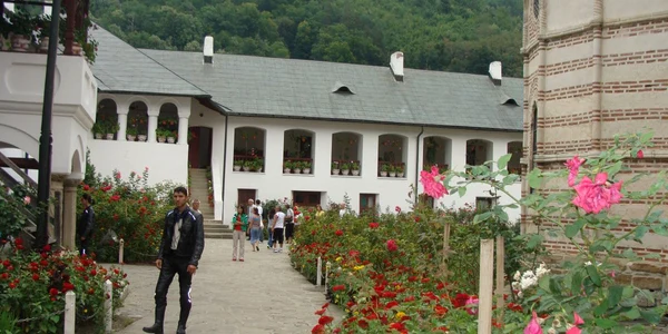 Hotii au dat atacul la una dintre chiliile Manastirii Cozia