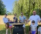 Cătălin Zmărăndescu a încins grătarul alături de Sandra Izbașa foto: arhivă personală 