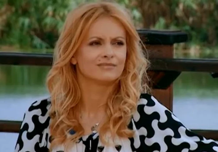 Simona Gherghe la X Factor (CAPTURA FOTO ANTENA PLAY)