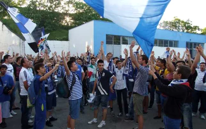 Galeria Farului, la protest, în faţa Prefecturii Constanţa FOTO Sînziana Ionescu